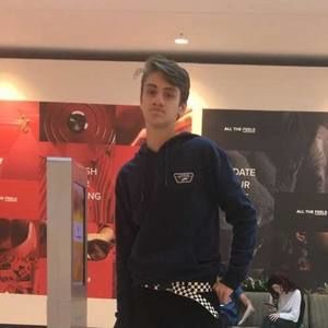 Meet your Posher, Cameron